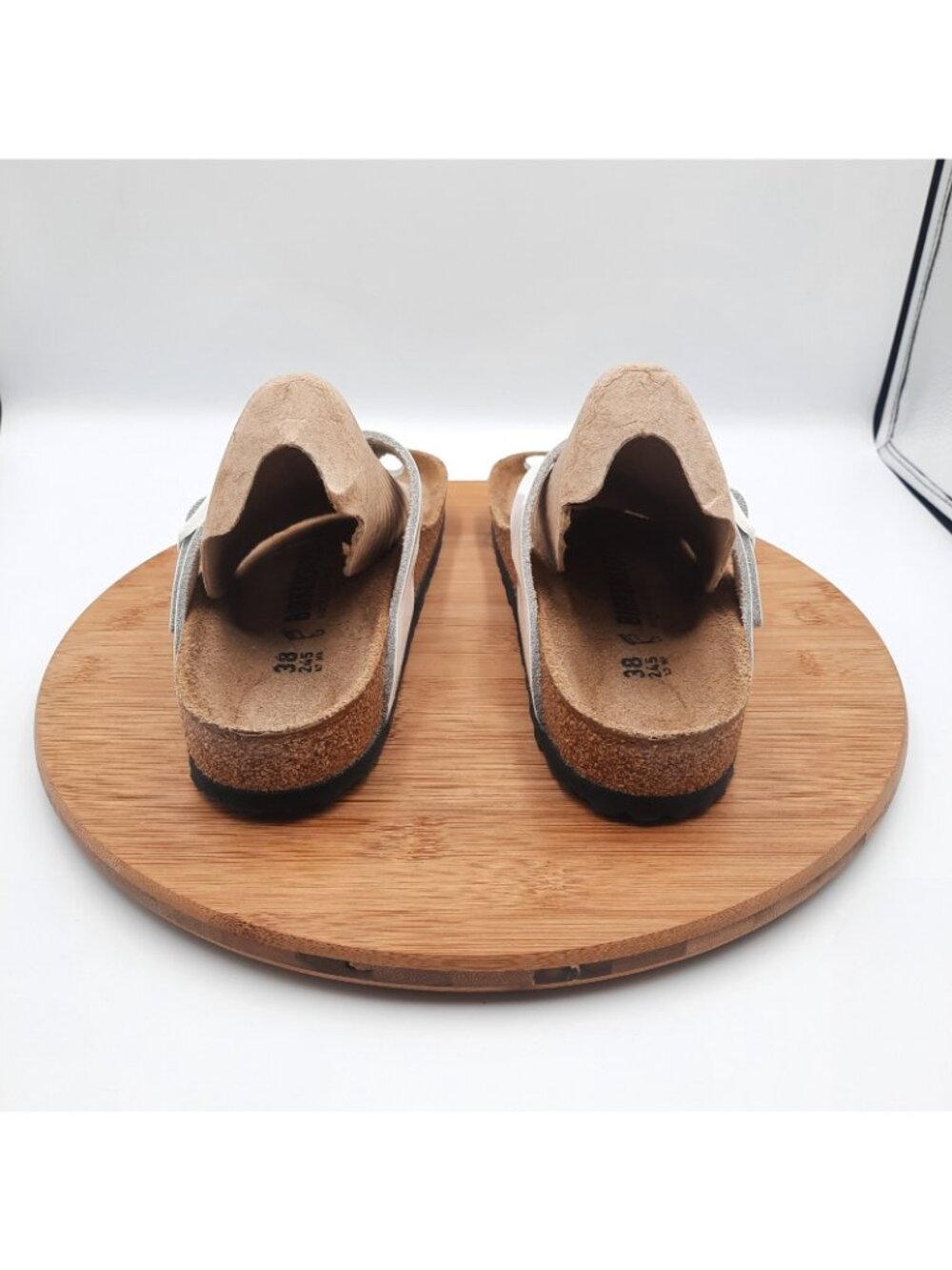 Birkenstock Gizeh Womens Size 7 Sandles White Natural Patent Leather Toe Post - Picture 4 of 10